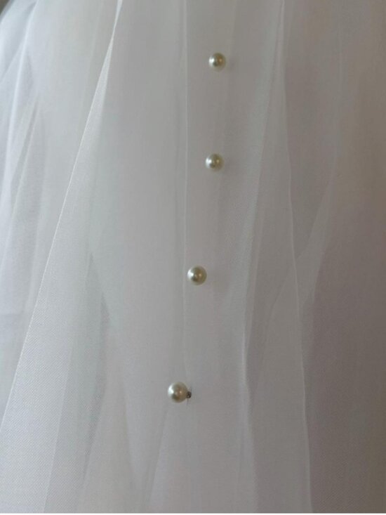 Two-Tier Short Pearl Wedding Veil main image 3